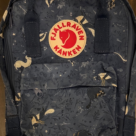 Fjallraven Kånken MINI Blue Backpack - Picture 2 of 4
